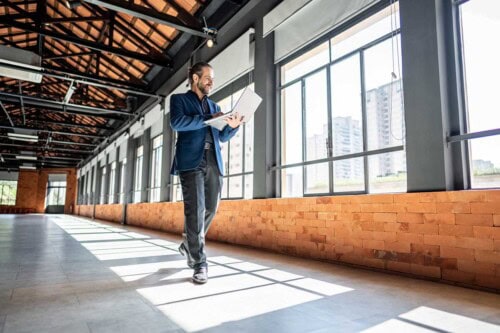 commercial real estate agent